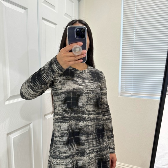 BCBGENERATION PLAID LONG SLEEVE DRESS - Picture 2 of 10